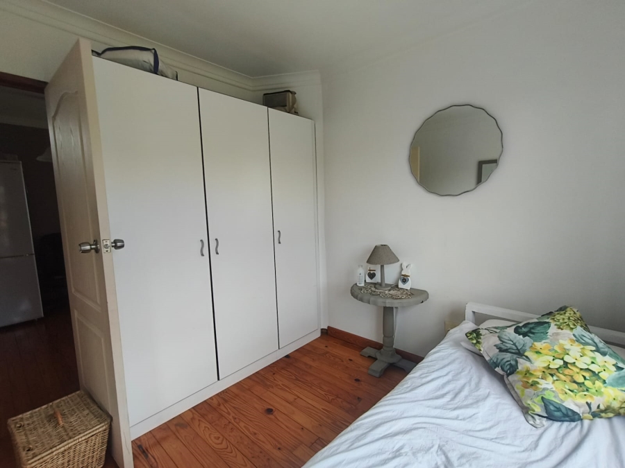 6 Bedroom Property for Sale in Paradise Beach Eastern Cape